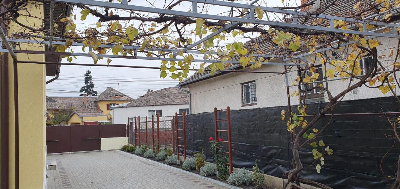 Yellow House ซีบิว ภายนอก รูปภาพ
